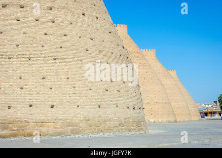 Pareti di arca fortezza di Bukhara, Uzbekistan Foto Stock