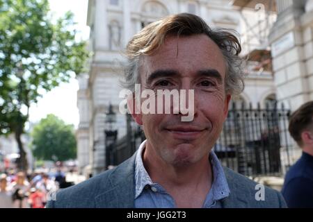 Londra, Regno Unito. Il 6 luglio, 2017. Steve Coogan si unisce a salvare la nostra campagna nelle scuole al di fuori di Downing street Credit: Londonphotos/Alamy Live News Foto Stock