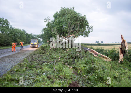 Pioggia pesante in Settrington North Yorkshire Foto Stock