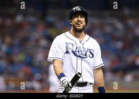 San Pietroburgo, Florida, Stati Uniti d'America. 6 Luglio, 2017. Sarà VRAGOVIC | Orari.Tampa Bay Rays terzo baseman Trevor Plouffe (14) reagisce dopo aver depennato oscillazioni nel primo inning di gioco tra Boston Red Sox e Tampa Bay Rays a Tropicana in Campo San Pietroburgo, Fla. giovedì 6 luglio, 2017. Credito: Sarà Vragovic/Tampa Bay volte/ZUMA filo/Alamy Live News Foto Stock