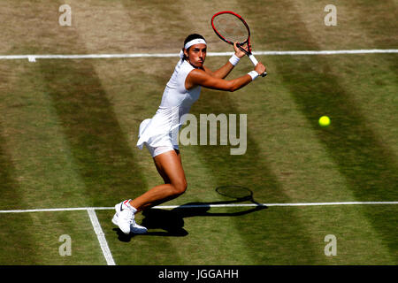 Londra, Regno Unito. 07 Luglio, 2017. Londra, 7 luglio, 2017 - Francia la Caroline Garcia in azione contro Madison Brengle degli Stati Uniti durante il terzo round azione a Wimbledon. Credito: Adam Stoltman/Alamy Live News Foto Stock