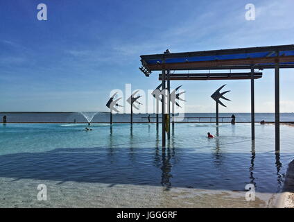 La grande spianata piscina laguna è una rilassante spiaggia sabbiosa e pool-come area che è un primo scenic attrazione per i visitatori di Cairns Foto Stock