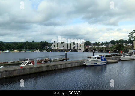 Il villaggio di Killaloe, Repubblica di Irlanda Foto Stock