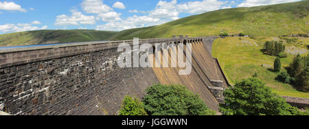 Panoramica della diga Claerwen, Elan Valley, Powys, Wales UK Foto Stock