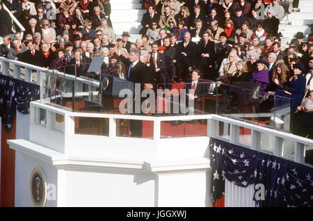 Il presidente Clinton offre il suo discorso inaugurale momenti dopo essere stato prestato giuramento come 42° Presidente degli Stati Uniti d'America. Foto Stock