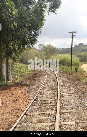 Rotaie, ferrovia, linea ferrea, 2016, Città, Bom Sucesso, Minas Gerais, Brasile. Foto Stock