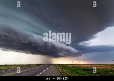 Potente supercell temporale vicino a Lamar, Colorado Foto Stock