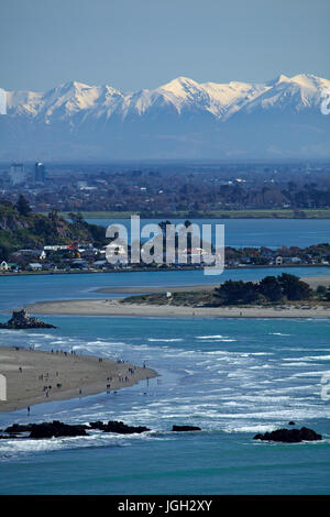 La bocca della foce del Heathcote e fiumi Avon, Christchurch e le Alpi del sud, Canterbury, Isola del Sud, Nuova Zelanda Foto Stock