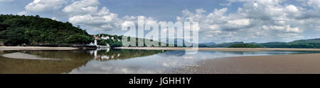 La bassa marea fiume dwyrd portmeirion gwynedd in Galles Foto Stock