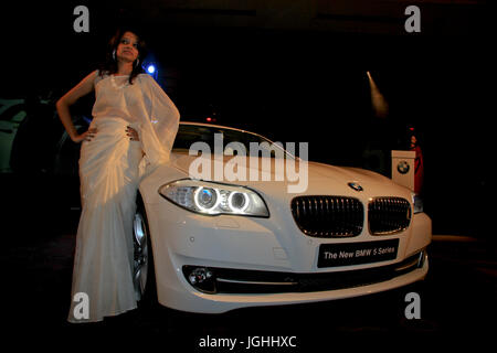 Nuovi modelli di BMW hanno messo in mostra al Radisson Hotel a Dacca in Bangladesh. Foto Stock