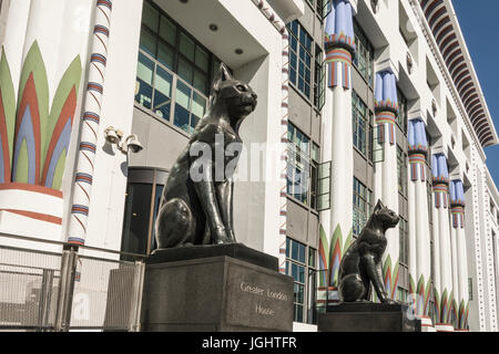 Greater London House, ex fabbrica di sigarette Carreras, a Mornington Crescent, Camden, Londra, Inghilterra, REGNO UNITO Foto Stock