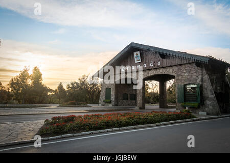 Ingresso a Gramado città (portico) - Gramado, Rio Grande do Sul - Brasile Foto Stock