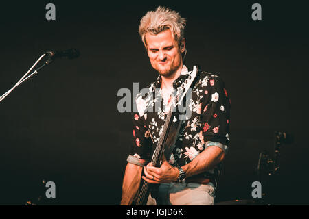 Kings of Leon effettuando in corrispondenza della Barclaycard British Summertime in Hyde Park, Londra - 6 luglio 2017 BANG MEDIA INTERNATIONAL famose foto 28 HOLMES RO Foto Stock