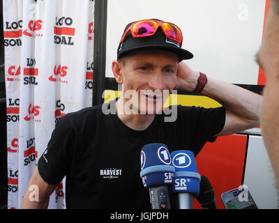 Nuits Saint George, Francia. 7 Luglio, 2017. Razza tedesca ciclista Andre Greipel del team Lotto Soudal dà un colloquio dopo il 7° stadio (213.5 km) del UCI WorldTour Tour de France da Troyes a Nuits Saint George, Francia, 7 luglio 2017. Foto: Stefan Tabeling/dpa/Alamy Live News Foto Stock