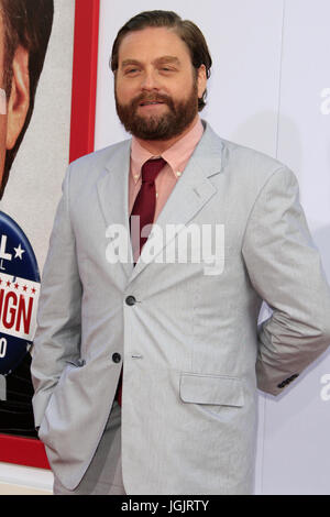 Los Angeles, CA, Stati Uniti d'America. 2 agosto, 2012. LOS ANGELES - agosto 2: Zach Galifianakis al ''La Campagna'' Premiere al cinese TCL teatro IMAX il 2 agosto 2012 a Los Angeles, CA Credito: Kay Blake/ZUMA filo/Alamy Live News Foto Stock