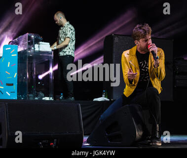 Cotswold, UK. 7 Luglio, 2017. Festival Cornbury 2017 Grande Tew Oxfordshire UK.Kaiser Chiefs eseguendo sulla valle piacevole fase. Questo è l'ultimo Cornbury Festival. Credito: charlie bryan/Alamy Live News Foto Stock