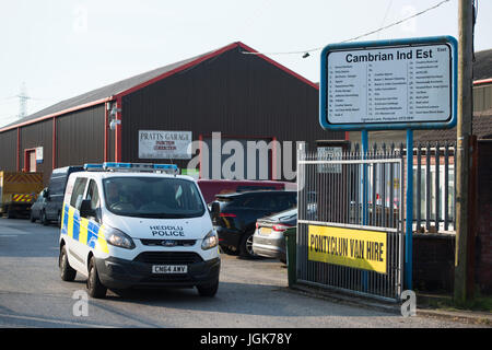 Pontyclun Van noleggio presso il lato est Cambrian Industrial Estate su Giugno 19, 2017 a Pontyclun, Galles. Un furgone che sembra essere stata noleggiata da Pontyclun Van Noleggio arò nel pedoni vicino a Finsbury Park Mosque sul Severn Sisters Road, North London, intorno alle 12.20 di questa mattina. La polizia ha riferito che 10 persone sono rimaste ferite e uno ucciso. Un 48-anno-vecchio uomo è stato arrestato. Il primo ministro Theresa Maggio ha detto di polizia sono a trattarlo come un potenziale attacco terroristico. Foto Stock