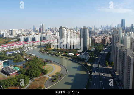 La città di Shanghai, skycrapers e il fiume, Cina Foto Stock