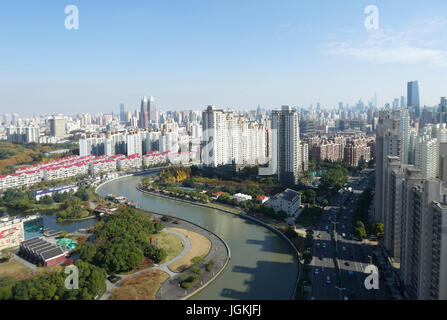 La città di Shanghai, skycrapers e il fiume, Cina Foto Stock