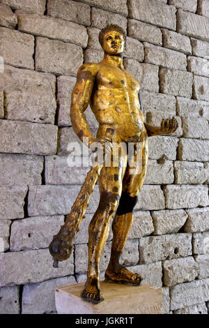 Il bronzo dorato Hercules del Foro Boario di Palazzo dei Conservatori, Musei Capitolini di Roma, Italia. Foto Stock