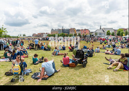 Belgio, Anversa, De Reuzen - i giganti da Royal de Luxe - Zomer van Antwerpen 2015 Foto Stock