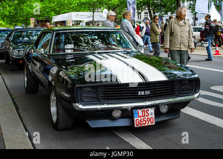 Berlino - Giugno 17, 2017: Muscle car Chevrolet Camaro RS (prima generazione), 1968. Classic giorni Berlino 2017. Foto Stock