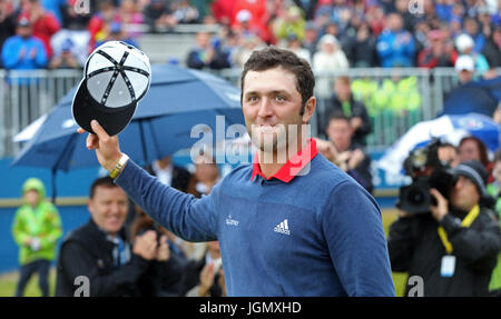 Spagna Jon Rahm celebra vincendo il Dubai Duty Free Irish Open a Portstewart Golf Club. Foto Stock