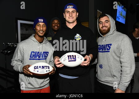 3 Davide annuale Tiree carità ciotola a beneficio del "i bambini della città' organizzazione a Lanci fortunati Bowling a New York con: Travis Rudolph, Keeon Johnson, Evan Schwan, Calvin Munson dove: Manhattan, New York, Stati Uniti quando: 06 giu 2017 Credit: Rob ricco/WENN.com Foto Stock