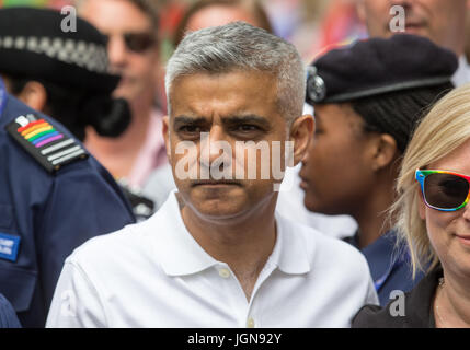 Il sindaco di Londra, Sadiq Khan, all'orgoglio marzo a Londra, 2017 Foto Stock