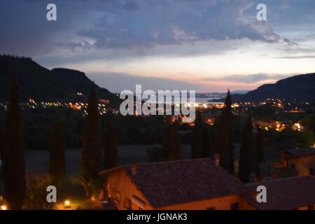 Gardasee bei Nacht, lago di garda di notte Foto Stock