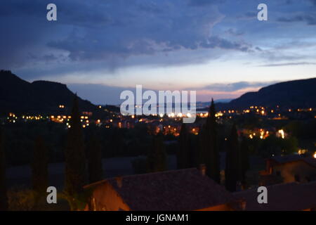 Gardasee bei Nacht, lago di garda di notte Foto Stock