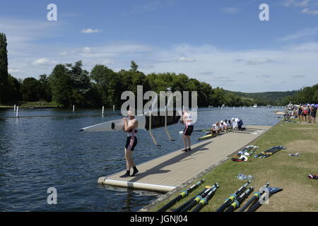 Henley on Thames, Regno Unito. 8 lug 2017. Henley, UK. 8 Luglio, 2017. Finali della giornata a Henley Regatta Credito: David Hammant/Alamy Live News Foto Stock