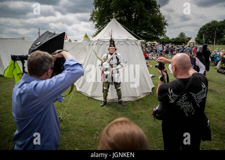 Londra, Eltham, Regno Unito. 8 Luglio, 2017. Grand giostra medievale a Eltham Palace © Guy Corbishley/Alamy Live News Foto Stock