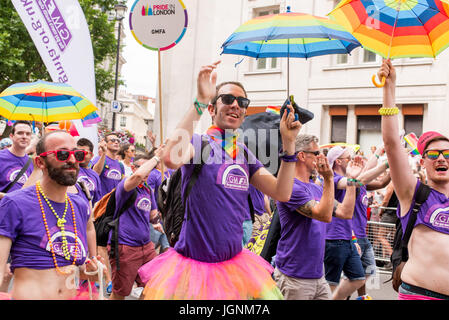 Londra, Regno Unito. 8 Luglio, 2017. Manifestanti durante la sfilata del Pride London 2017.Migliaia di persone si uniscono alla annuale parata LGBT attraverso il capitale. Credito: Nicola Ferrari/Alamy Live News Foto Stock