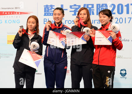 Hong Kong. Essi sono da sinistra ; Nam Hyun-hee della Corea del Sud, Huo Xingxin della Cina, Jeon Hee-sook della Corea del Sud e Minami Kano del Giappone. 16 Giugno, 2017. (L-R) Nam Hyun-hee (KOR), Huo Xingxin (CHN), Jeon Hee-sook (KOR), Minami Kano (JPN) Recinzione : Minami Kano del Giappone, a destra pone con la sua medaglia di bronzo durante il 2017 asiatici campionati di scherma donne singole di lamina cerimonia di premiazione presso l'AsiaWorld-Expo in Hong Kong. Essi sono da sinistra ; Nam Hyun-hee della Corea del Sud, Huo Xingxin della Cina, Jeon Hee-sook della Corea del Sud e Minami Kano del Giappone . Credito: AFLO/Alamy Live News Foto Stock