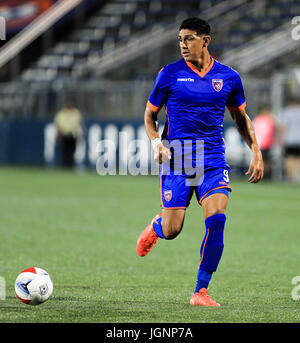 Miami, Florida, Stati Uniti d'America. 08 Luglio, 2017. Miami FC avanti Jaime Chavez (9) sposta la sfera durante un North American Soccer League tra San Francisco Delta vs Miami FC a Riccardo Silva Stadium di Miami, Florida. Miami FC ha vinto 7-0. Mario Houben/CSM/Alamy Live News Foto Stock