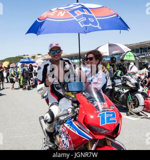 Monterey, STATI UNITI D'AMERICA. 8 lug 2017. # 12 Thomas Puerta prima della Motul Superbike FIM Superstock 1000 gara 1 U.S Round al Mazda Raceway Laguna Seca Monterey, CA Thurman James/CSM Credito: Cal Sport Media/Alamy Live News Foto Stock