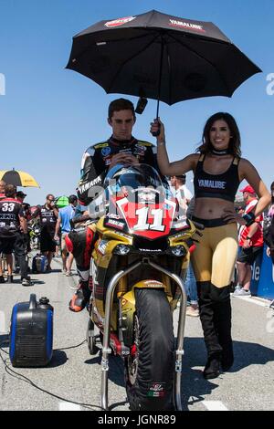 Monterey, STATI UNITI D'AMERICA. 8 lug 2017. # 11 Mathew Scholtz prima della Motul Superbike FIM Superstock 1000 gara 1 U.S Round al Mazda Raceway Laguna Seca Monterey, CA Thurman James/CSM Credito: Cal Sport Media/Alamy Live News Foto Stock