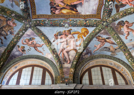 Venere ed Amore, affresco di Raffellino del Colle, Villa Farnesina, Roma, Italia Foto Stock