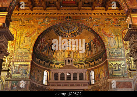 I magnifici mosaici dell'abside della Basilica di Santa Maria in Trastevere, Roma, Italia. Foto Stock