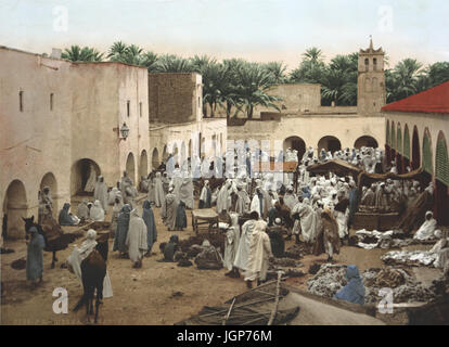 Vista del mercato Biskra in Biskra, Algeria. Circa 1899. Stampa photochrome. Parte di un album di foto. Foto Stock