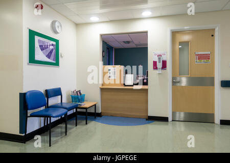 Vuoto Area di attesa in Rochdale infermeria Foto Stock