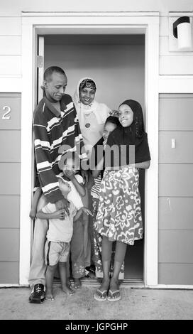 Un musulmano, dei rifugiati somali famiglia nella loro nuova casa a Portland, Oregon Foto Stock