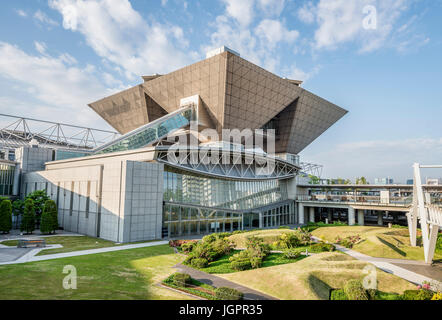 Il Tokyo Big Sight è ufficialmente conosciuto come Tokyo International Exhibition Center una Convention and Exhibition Centre di Tokio, Giappone Foto Stock