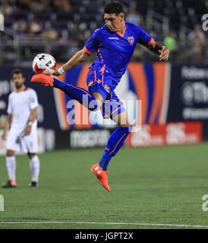 Miami, Florida, Stati Uniti d'America. 08 Luglio, 2017. Miami FC avanti Jaime Chavez (9) in azione durante una North American Soccer League tra San Francisco Delta vs Miami FC a Riccardo Silva Stadium di Miami, Florida. Miami FC ha vinto 7-0. Mario Houben/CSM/Alamy Live News Foto Stock