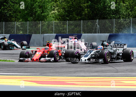 Spielberg, Austria. 09 Luglio, 2017. Ferrari il pilota finlandese Kimi Raikkonen sorpassa Hass' pilota francese Romain Grosjean durante la F1 Austrian Grand Prix gara al Red Bull Ring in Spielberg, in Austria il 9 luglio 2017. Credito: Jure Makovec/Alamy Live News Foto Stock