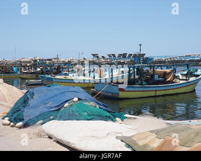 La striscia di Gaza, Territori palestinesi. Xx Giugno, 2017. Barche da pesca nel porto di Gaza nella Striscia di Gaza, 20 giugno 2017. - Nessun filo SERVICE - foto: Stefanie Järkel/dpa/Alamy Live News Foto Stock