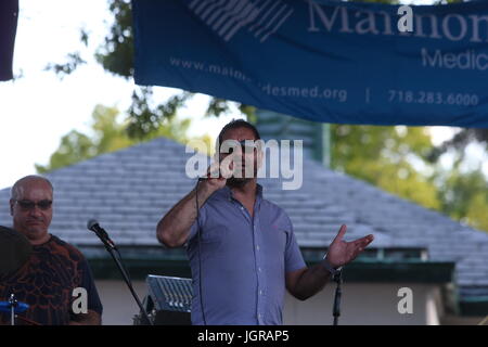 Brooklyn, Stati Uniti. 09 Luglio, 2017. La Quindicesima Arab-American Festival ha avuto luogo a Bay Ridge, Brooklyn, disegno insieme a diverse centinaia di famiglie per godersi musica, danza & Middle Eastern alimenti. Credito: Andy Katz/Pacific Press/Alamy Live News Foto Stock