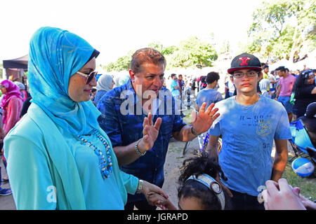 Brooklyn, Stati Uniti. 09 Luglio, 2017. La Quindicesima Arab-American Festival ha avuto luogo a Bay Ridge, Brooklyn, disegno insieme a diverse centinaia di famiglie per godersi musica, danza & Middle Eastern alimenti. Credito: Andy Katz/Pacific Press/Alamy Live News Foto Stock