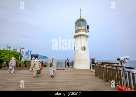 Giu 21, 2017 Il Faro Dongbaekseom all interno dell area Nurimaru Apec in Busan, Corea del Sud Foto Stock